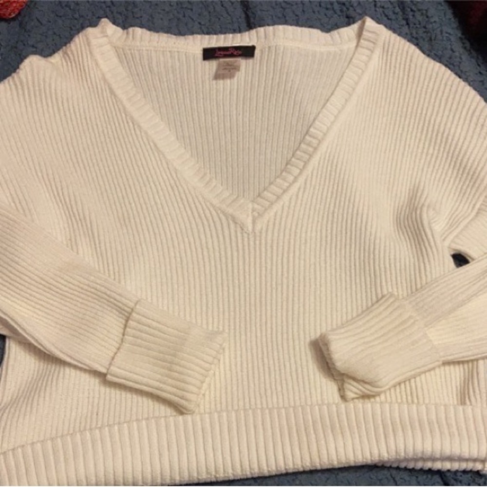 Lorena Rose Sized Small White V Neck Sweater